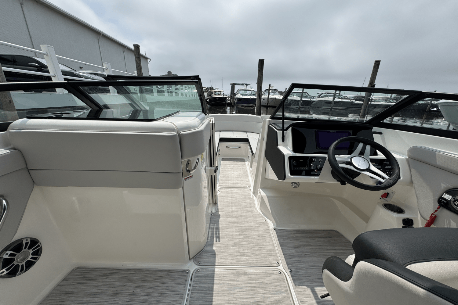 2025 Sea Ray SPX 230 Image Thumbnail #33