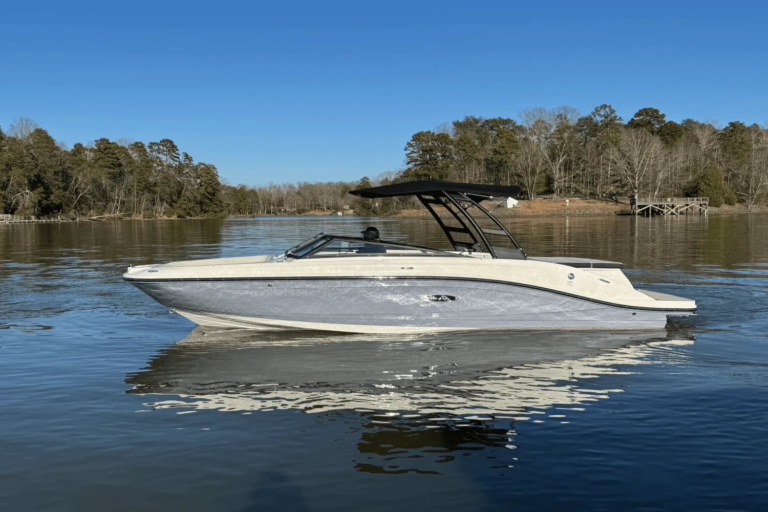 2025 Sea Ray SPX 230 Image Thumbnail #6
