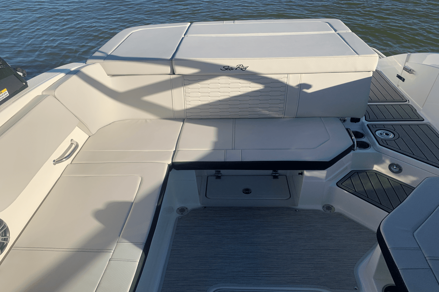 2025 Sea Ray SPX 230 Image Thumbnail #11