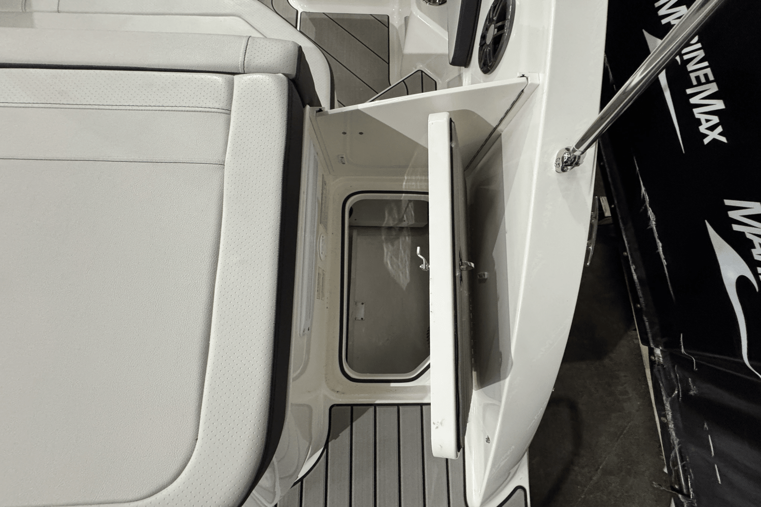 2025 Sea Ray SPX 190 Image Thumbnail #11