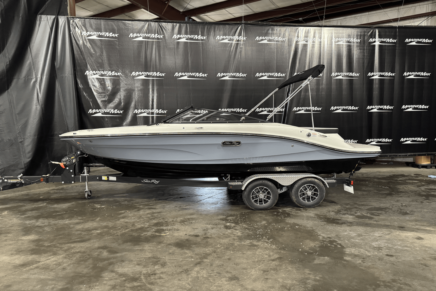 2025 Sea Ray SPX 190 Image Thumbnail #2