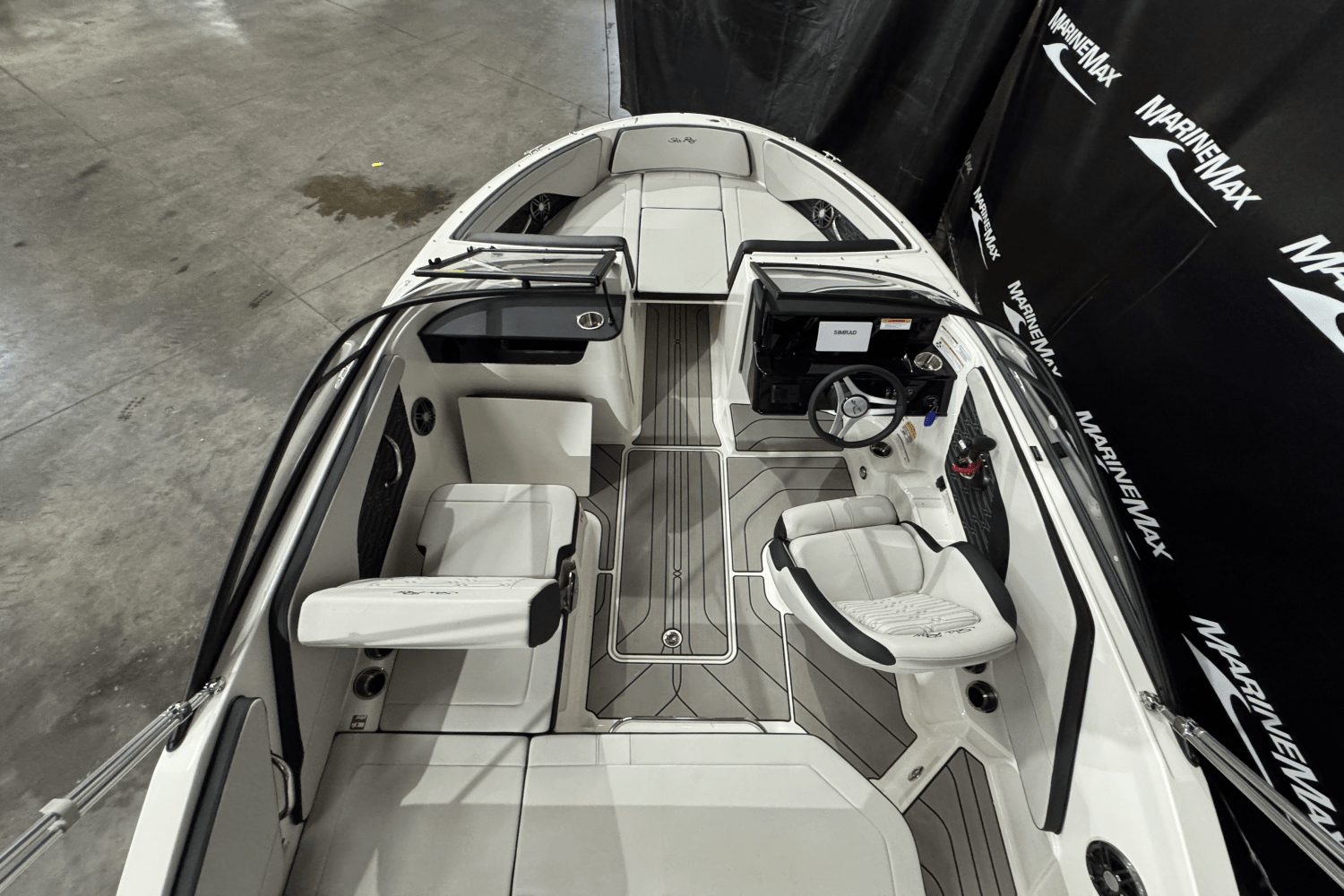 2025 Sea Ray SPX 190 Image Thumbnail #9