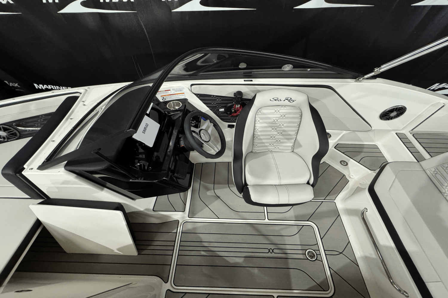 2025 Sea Ray SPX 190 Image Thumbnail #23