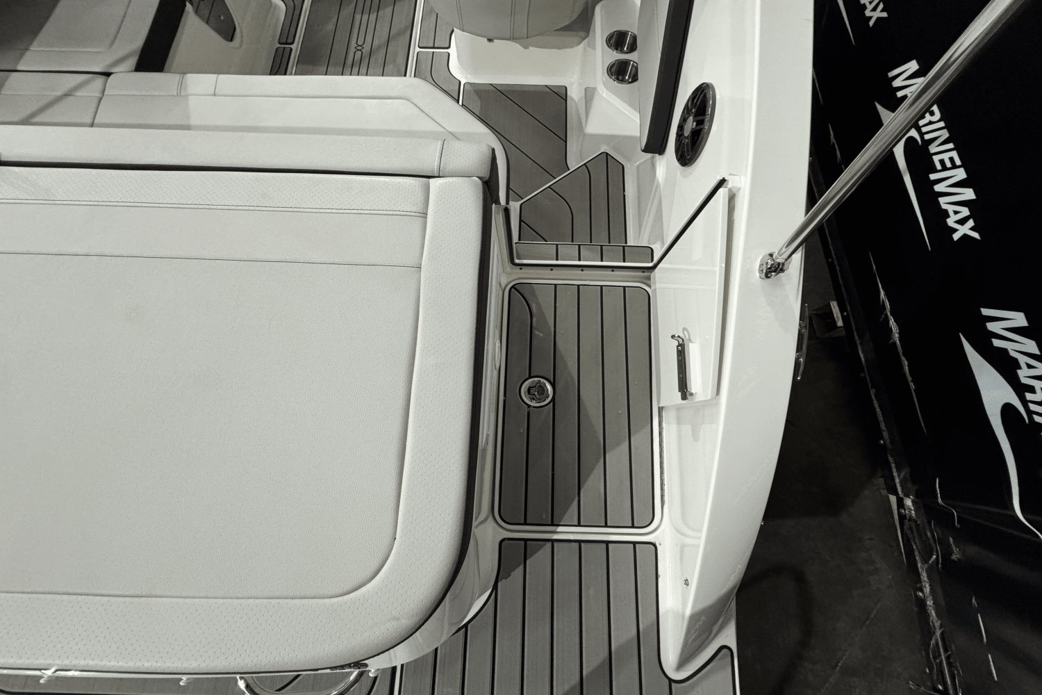 2025 Sea Ray SPX 190 Image Thumbnail #10