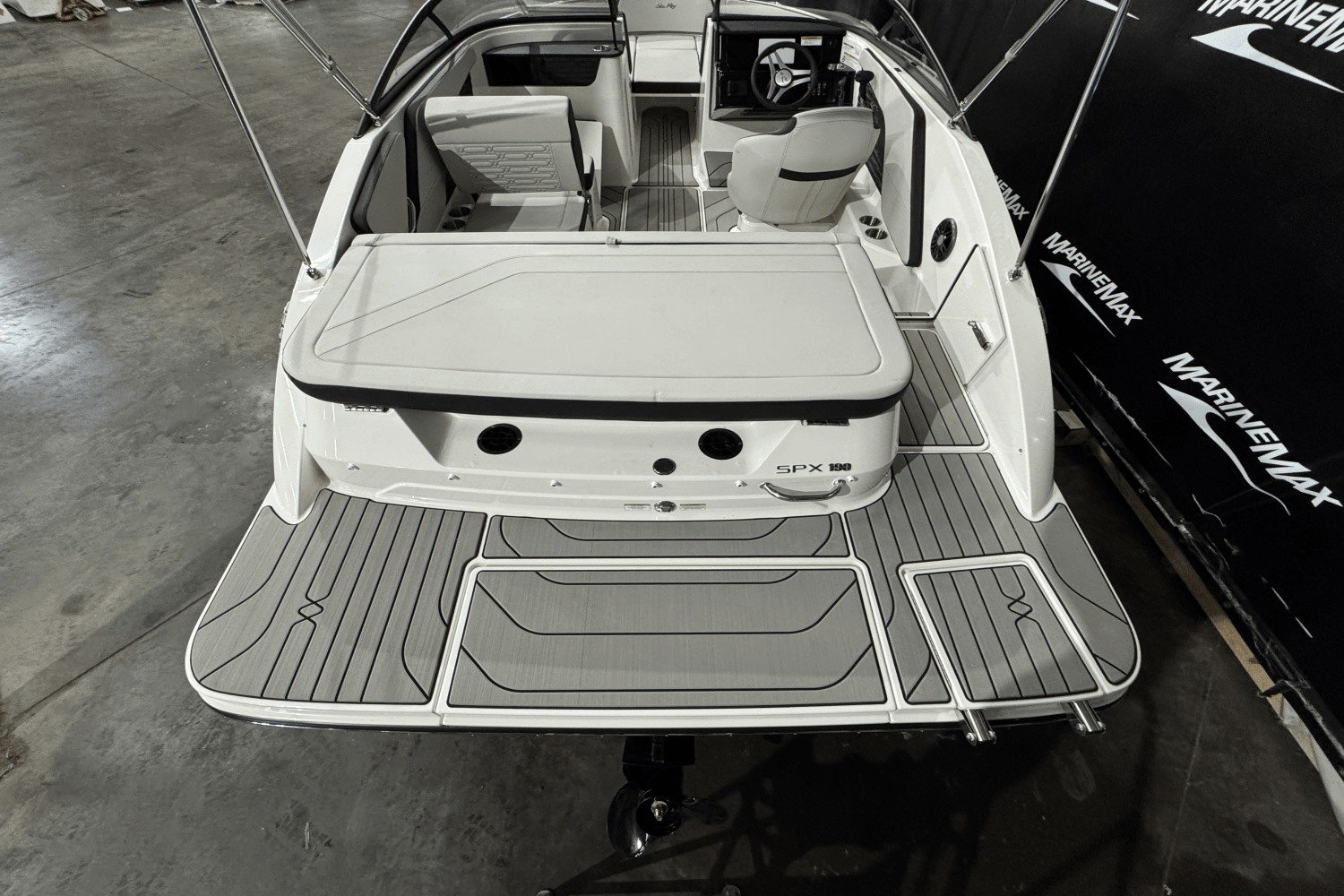2025 Sea Ray SPX 190 Image Thumbnail #7