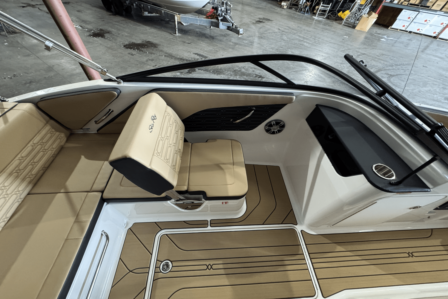 2025 Sea Ray SPX 190 Image Thumbnail #9