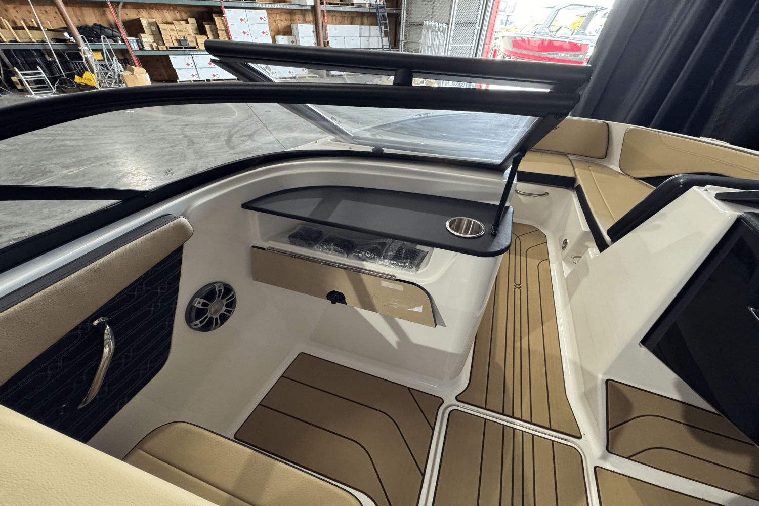 2025 Sea Ray SPX 190 Image Thumbnail #12