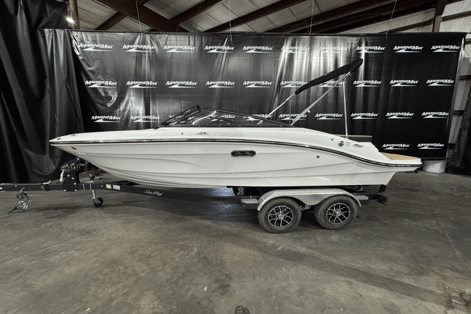 2025 Sea Ray SPX 190 Image Thumbnail #2