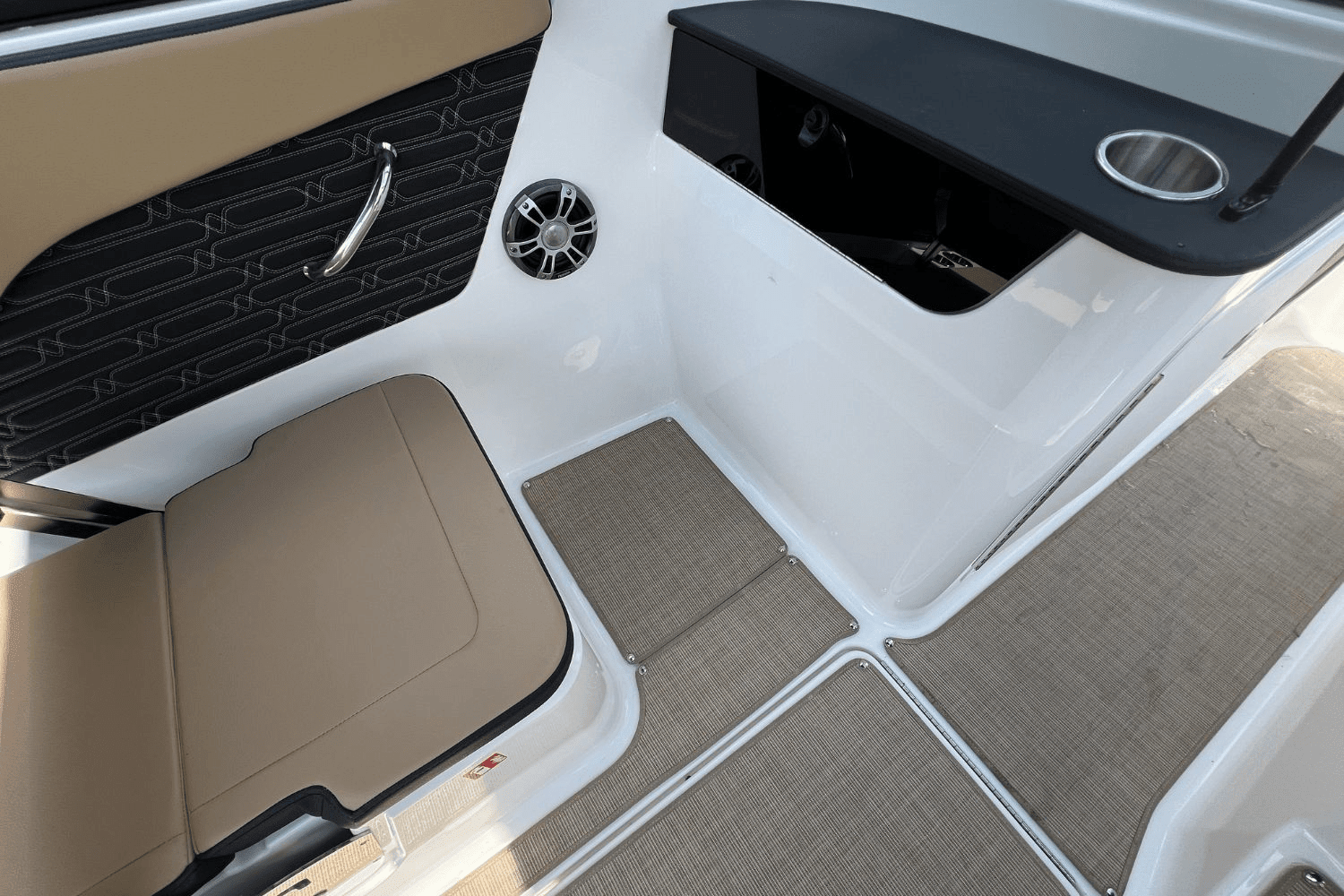 2025 Sea Ray SPX 190 Image Thumbnail #16