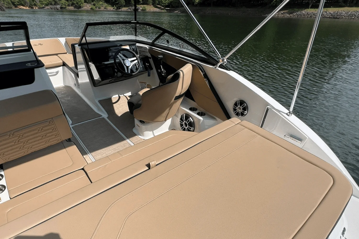 2025 Sea Ray SPX 190 Image Thumbnail #10