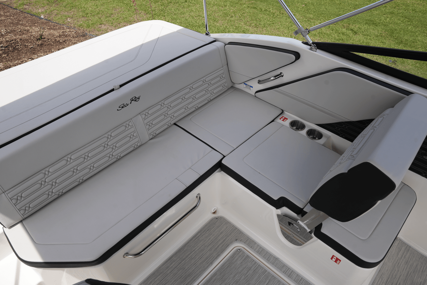 2025 Sea Ray SPX 190 Image Thumbnail #6