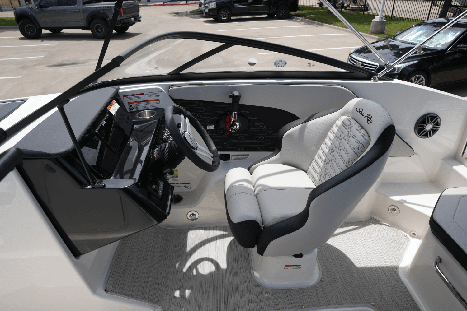 2025 Sea Ray SPX 190 Image Thumbnail #8