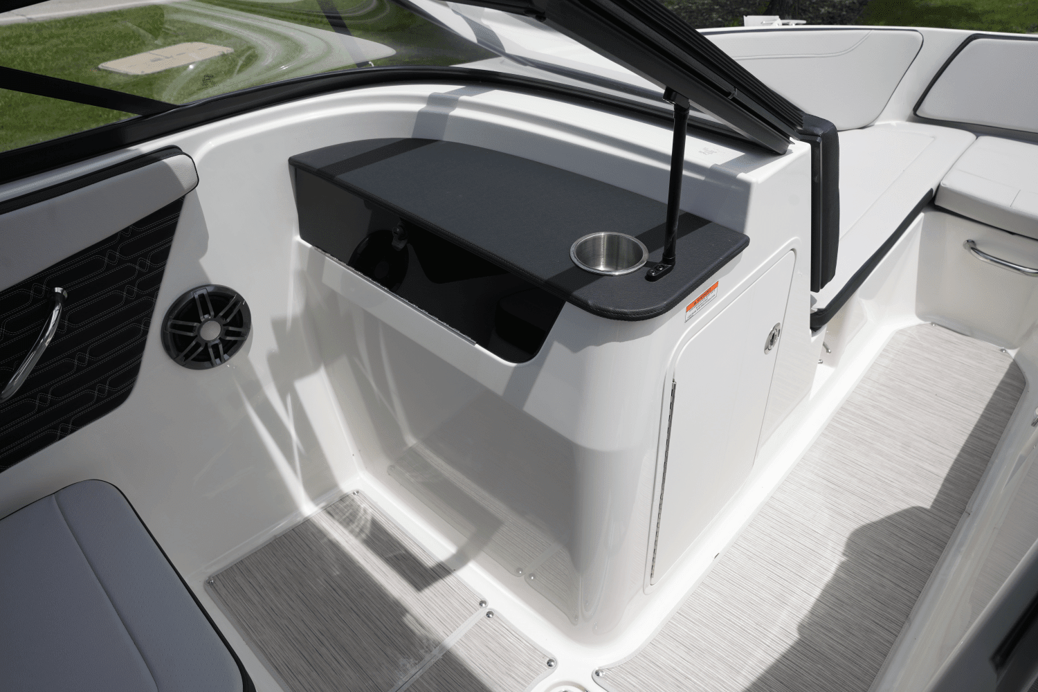 2025 Sea Ray SPX 190 Image Thumbnail #12