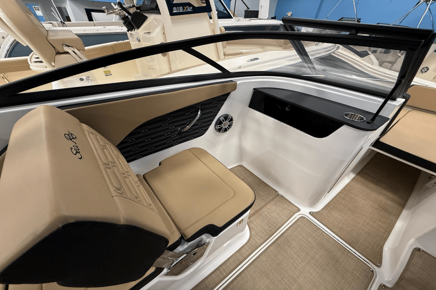 2025 Sea Ray SPX 190 Image Thumbnail #12