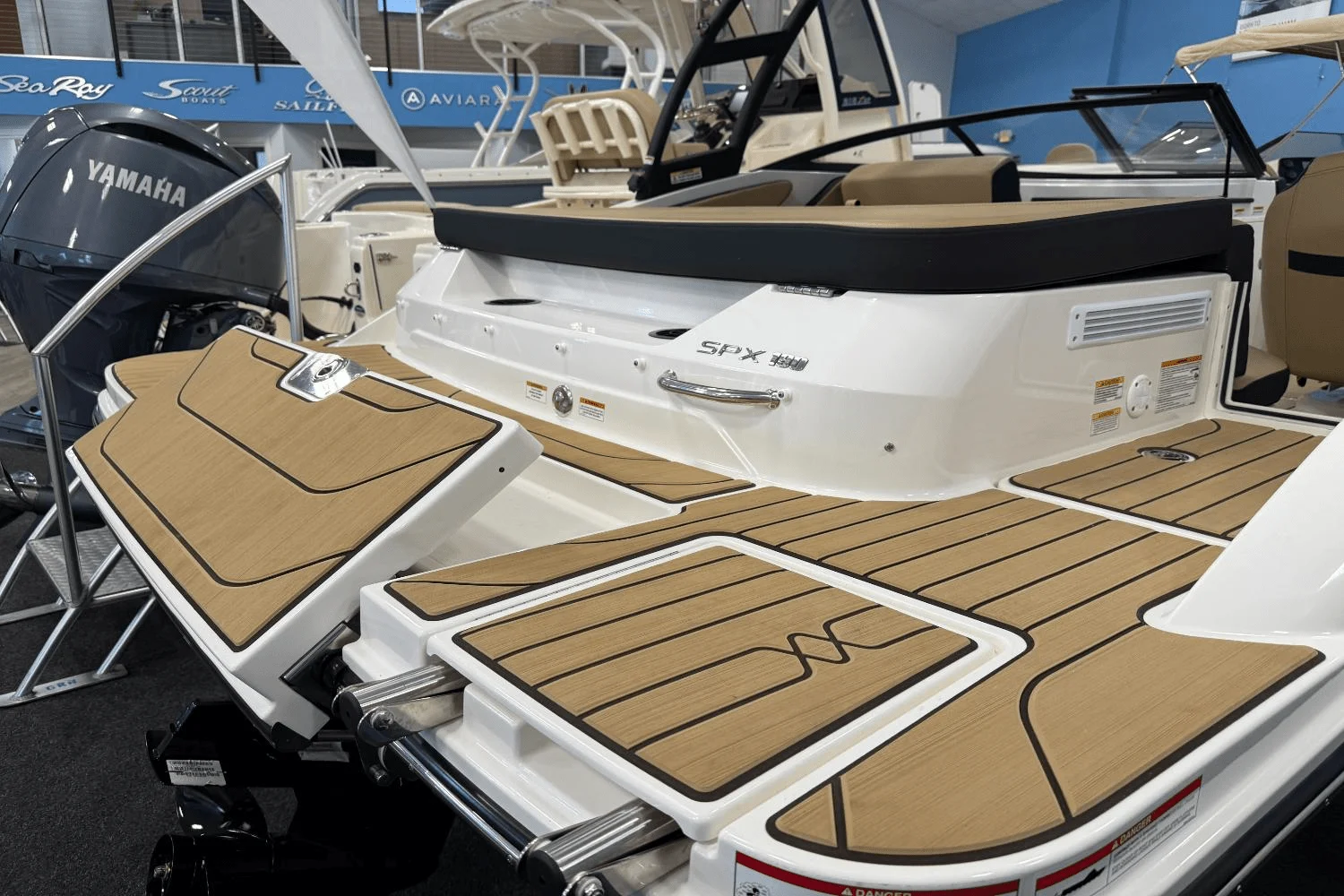 2025 Sea Ray SPX 190 Image Thumbnail #6