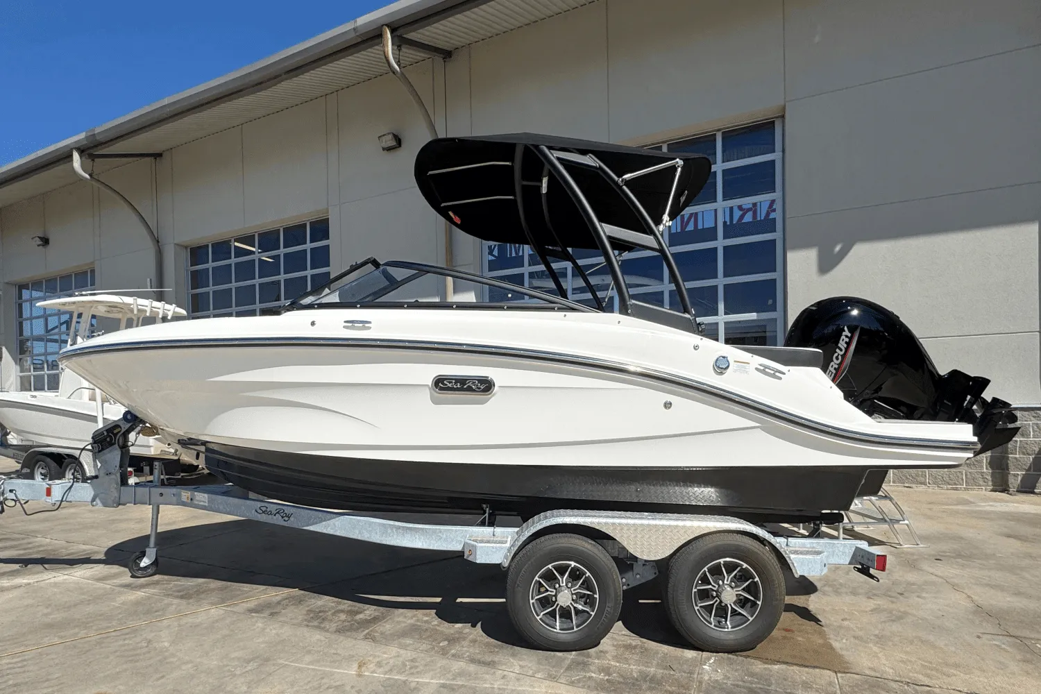 2025 Sea Ray SPX 190 Image Thumbnail #1