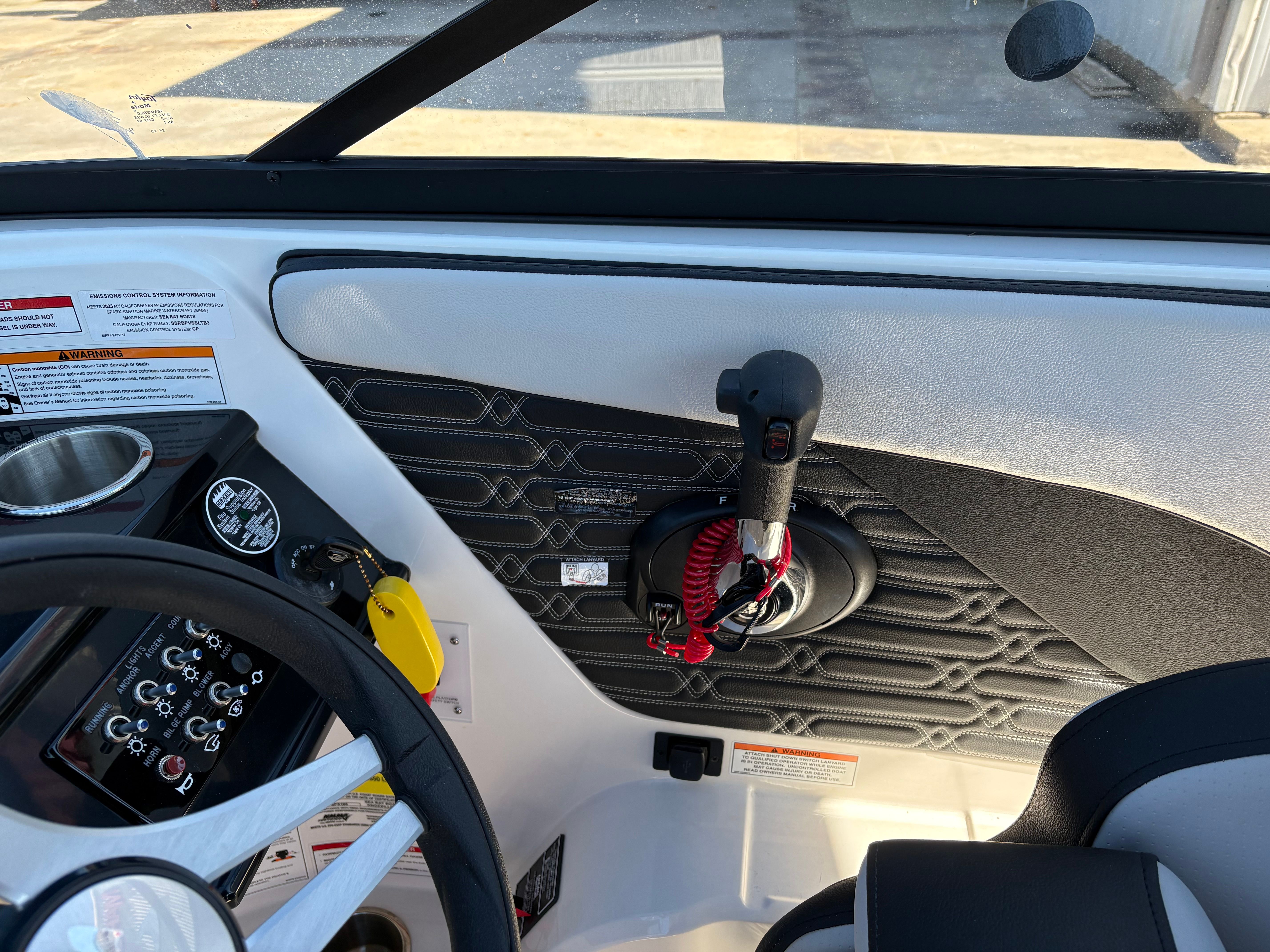 2025 Sea Ray SPX 190 Image Thumbnail #4