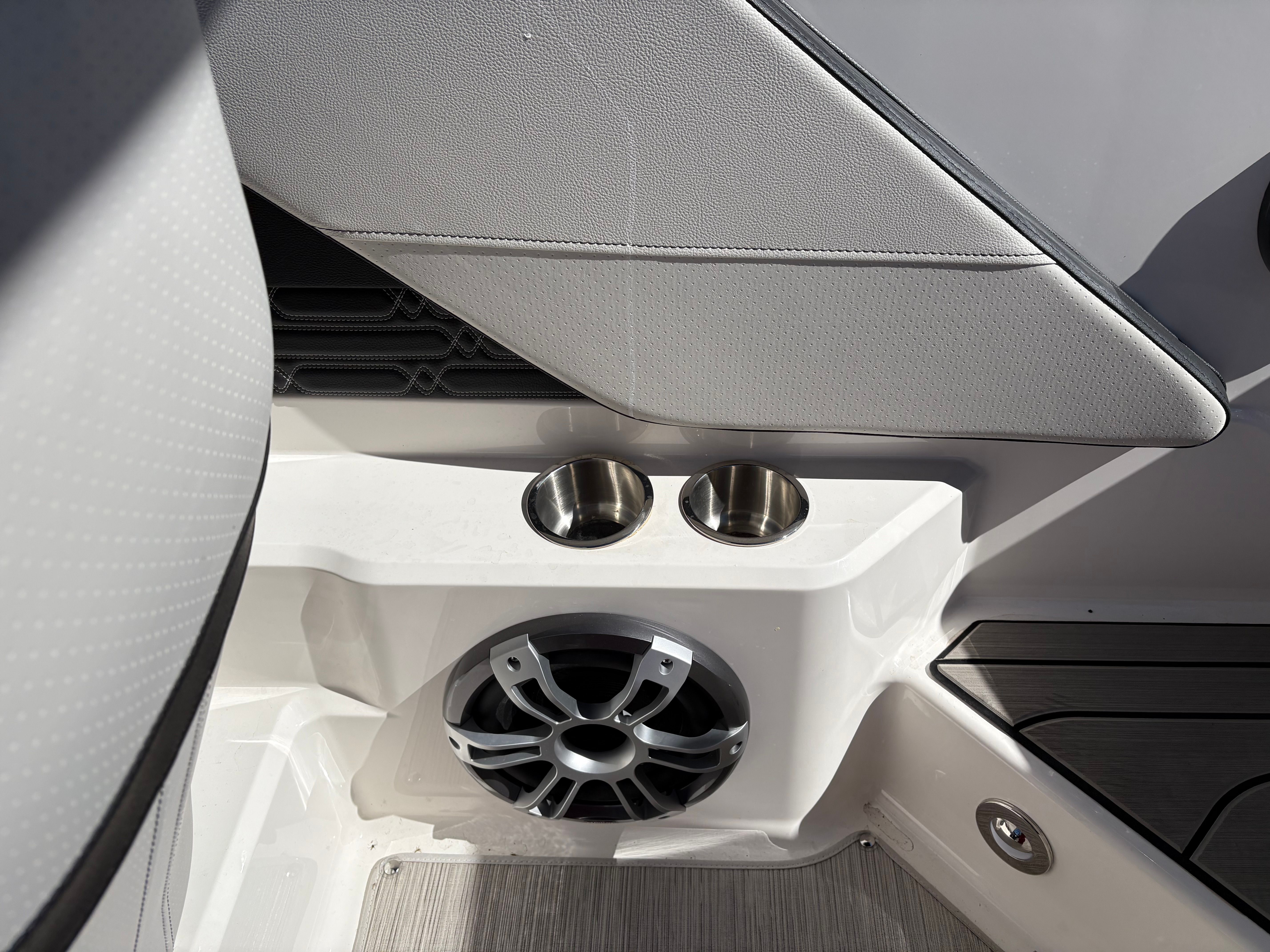 2025 Sea Ray SPX 190 Image Thumbnail #16