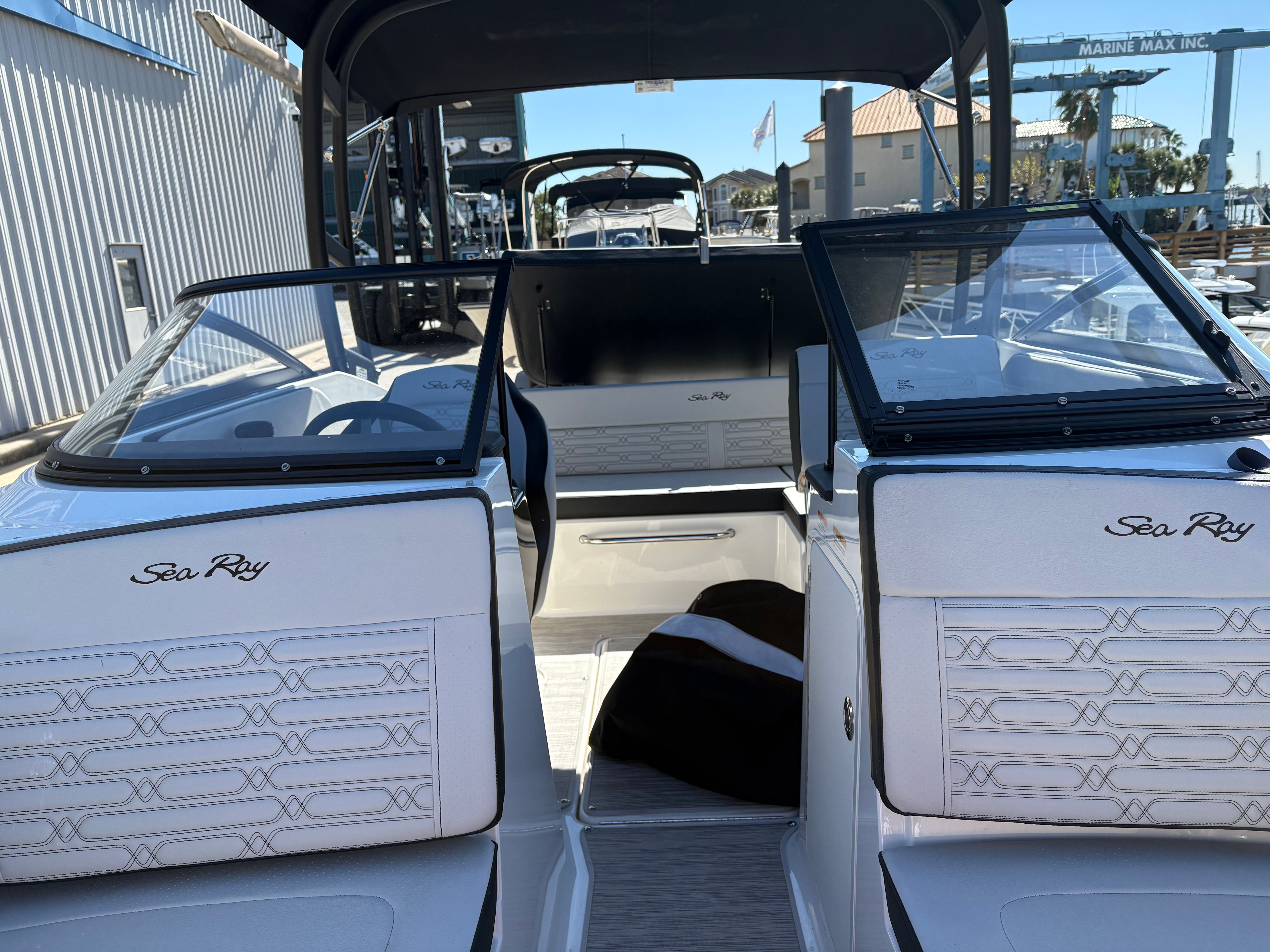 2025 Sea Ray SPX 190 Image Thumbnail #11