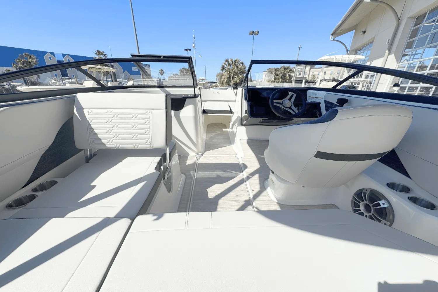 2025 Sea Ray SPX 190 Image Thumbnail #8
