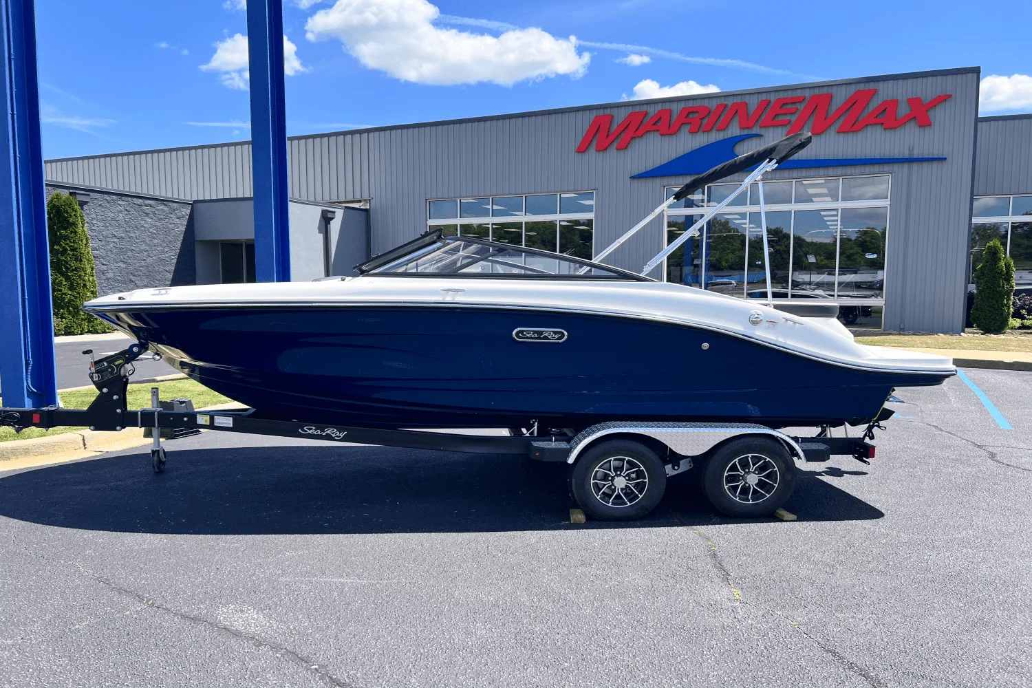 2025 Sea Ray SPX 190 Image Thumbnail #1