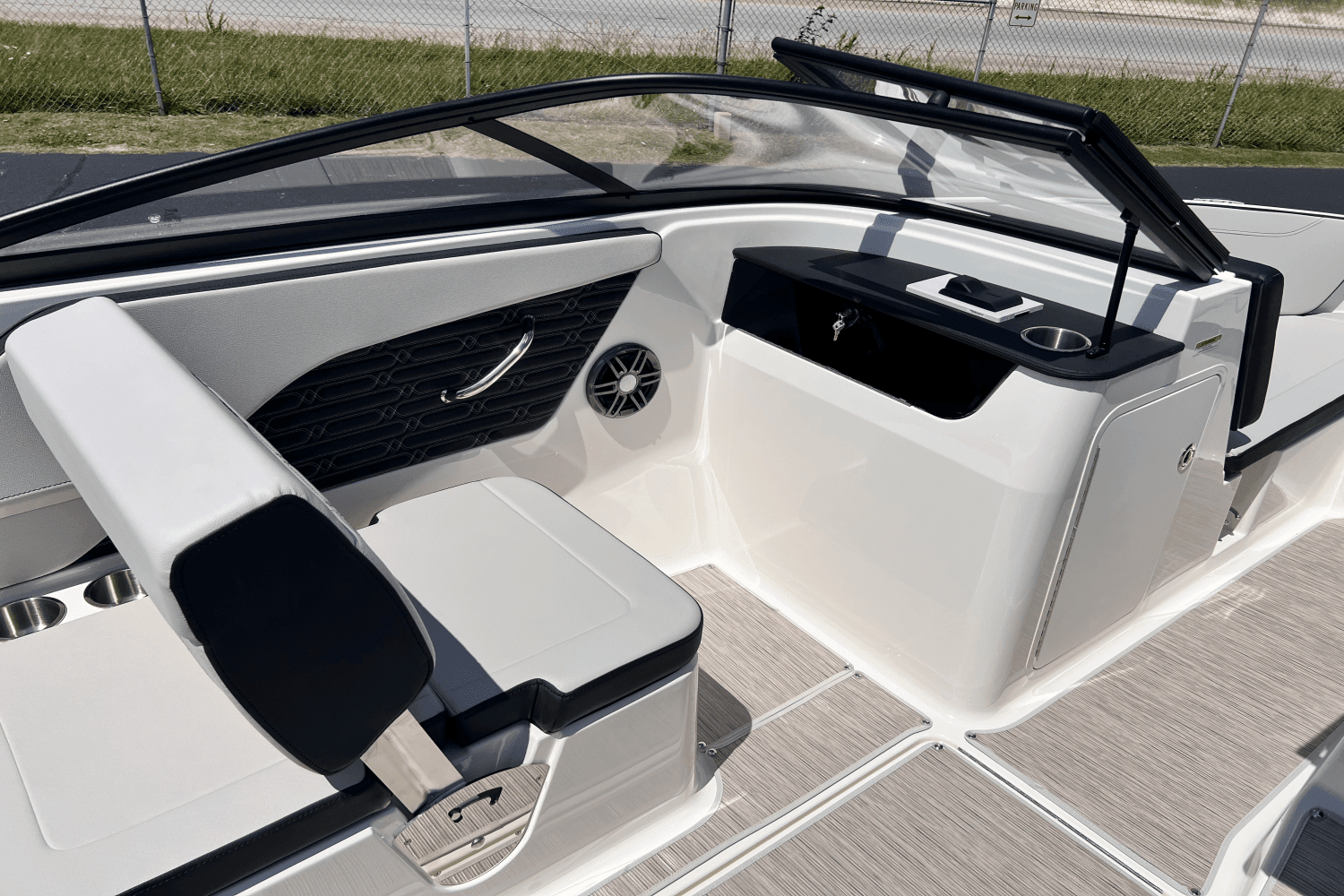 2025 Sea Ray SPX 190 Image Thumbnail #15