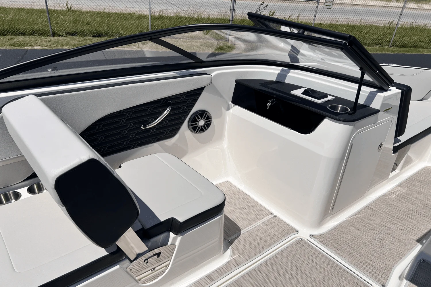 2025 Sea Ray SPX 190 Image Thumbnail #15