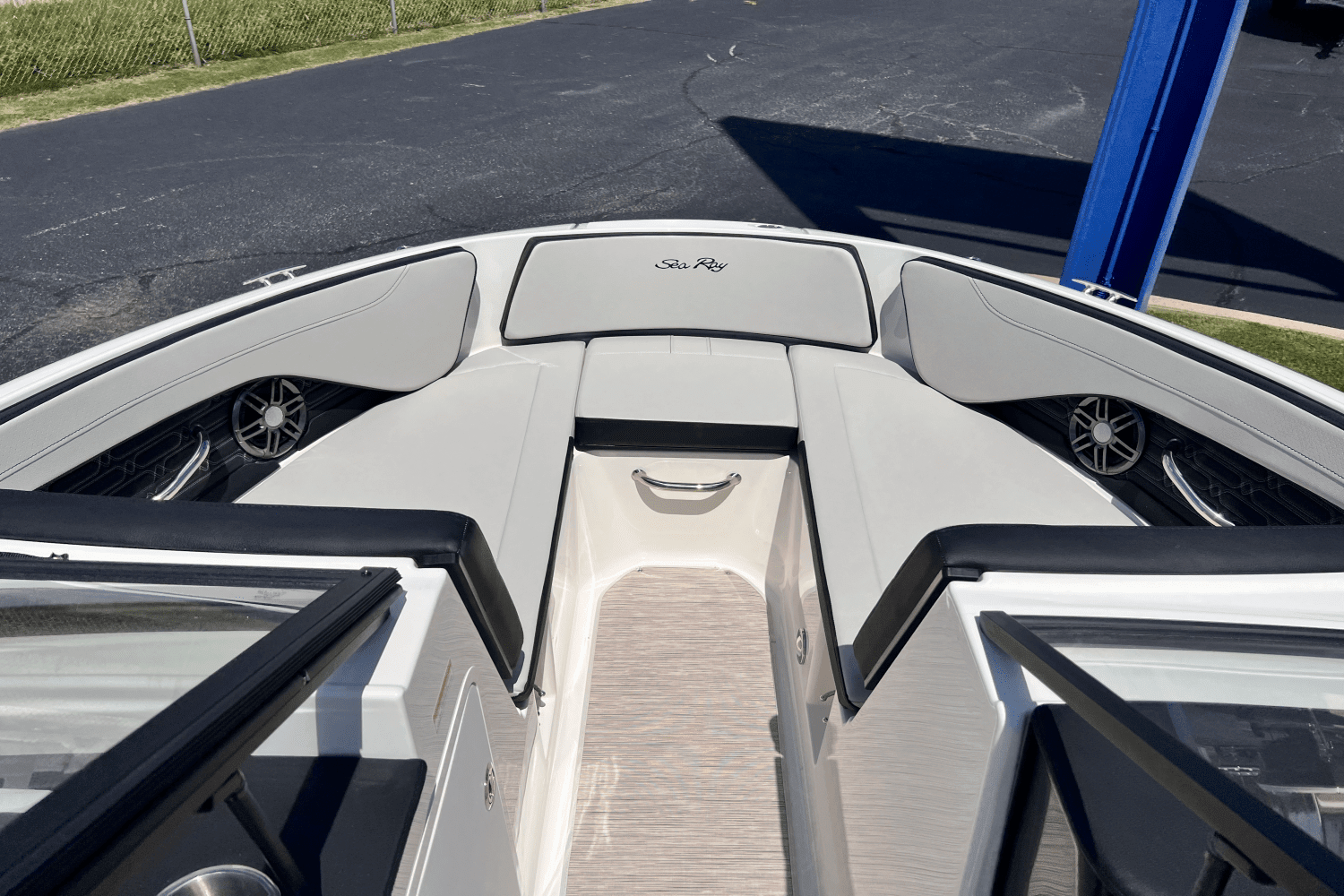 2025 Sea Ray SPX 190 Image Thumbnail #9