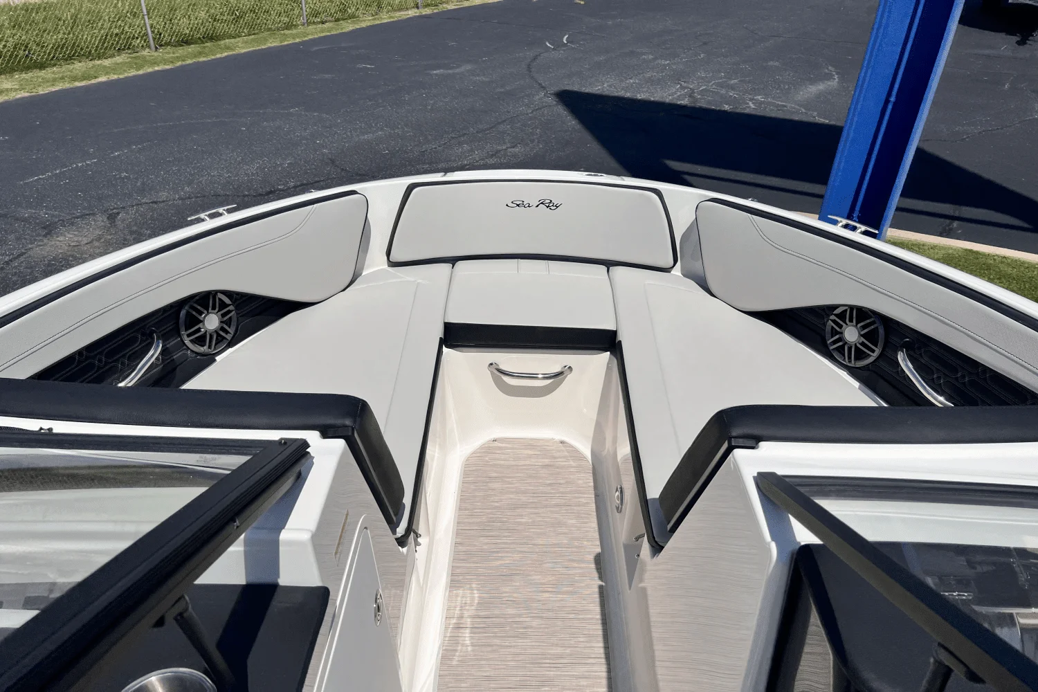 2025 Sea Ray SPX 190 Image Thumbnail #9