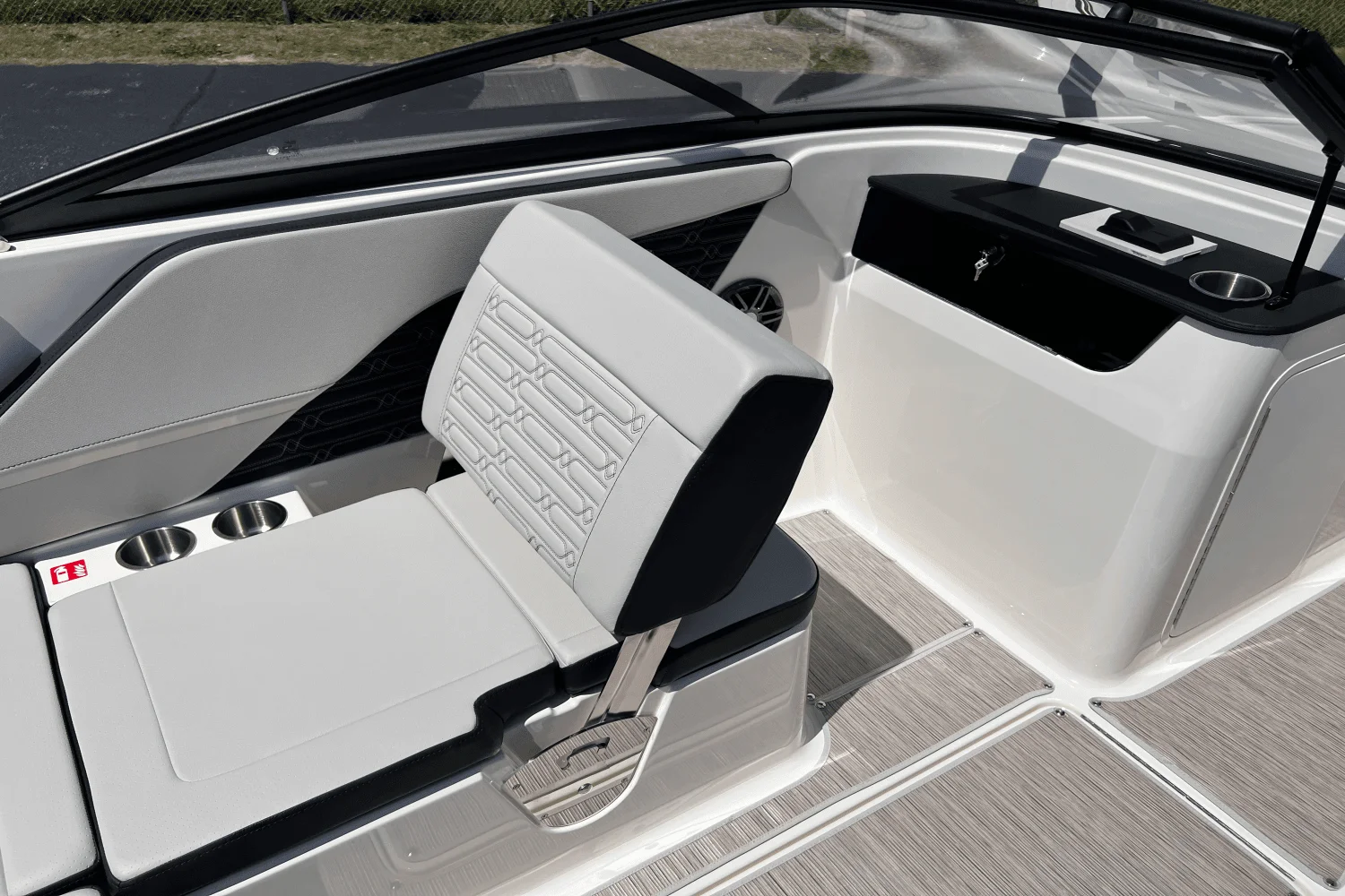 2025 Sea Ray SPX 190 Image Thumbnail #14