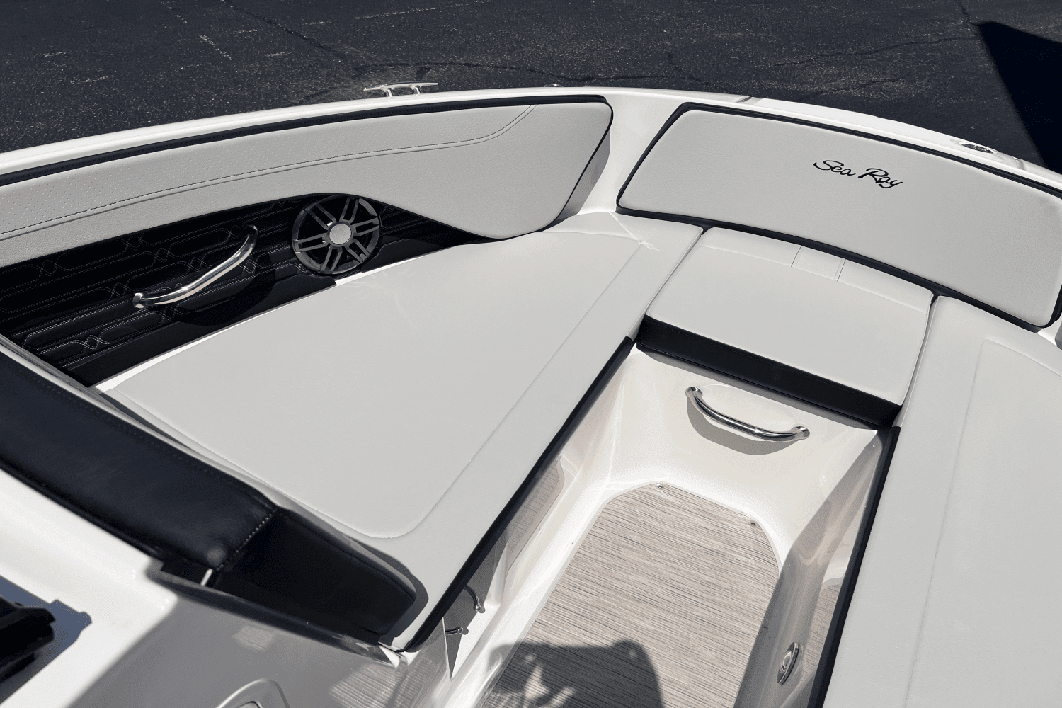 2025 Sea Ray SPX 190 Image Thumbnail #11