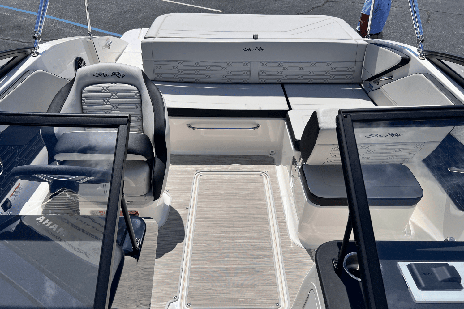 2025 Sea Ray SPX 190 Image Thumbnail #12