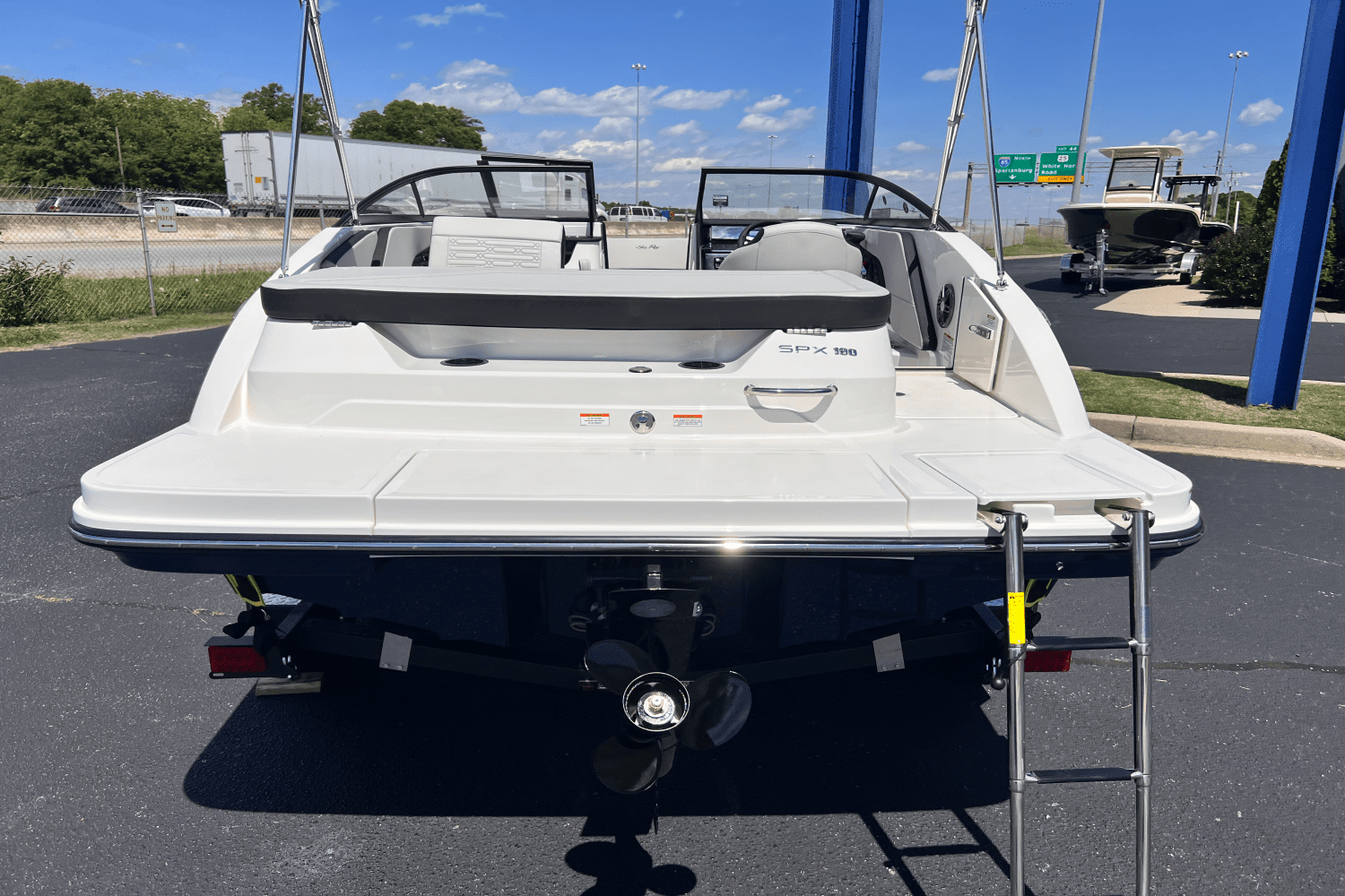 2025 Sea Ray SPX 190 Image Thumbnail #4