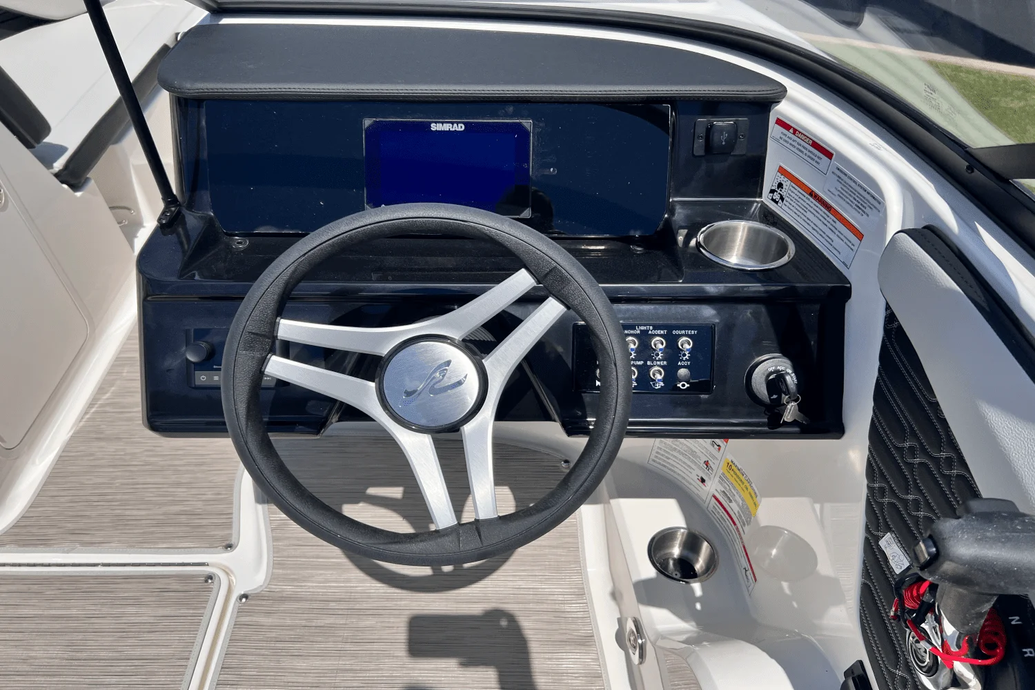 2025 Sea Ray SPX 190 Image Thumbnail #8