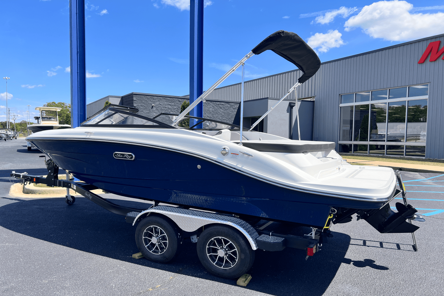 2025 Sea Ray SPX 190 Image Thumbnail #2