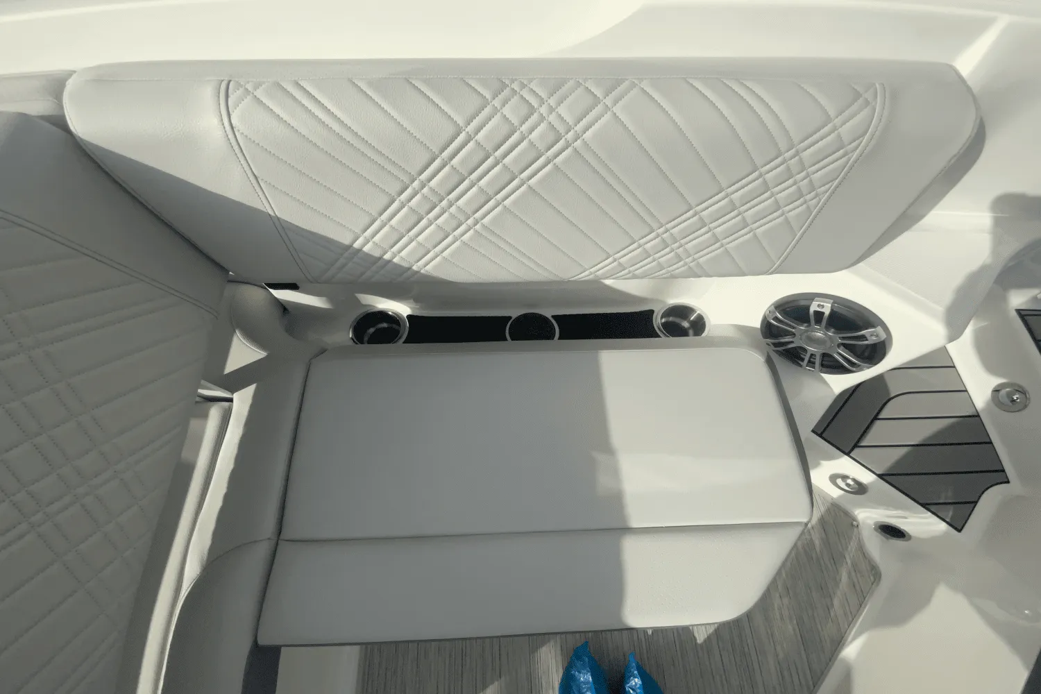 2025 Sea Ray SDX 250 Outboard Image Thumbnail #18