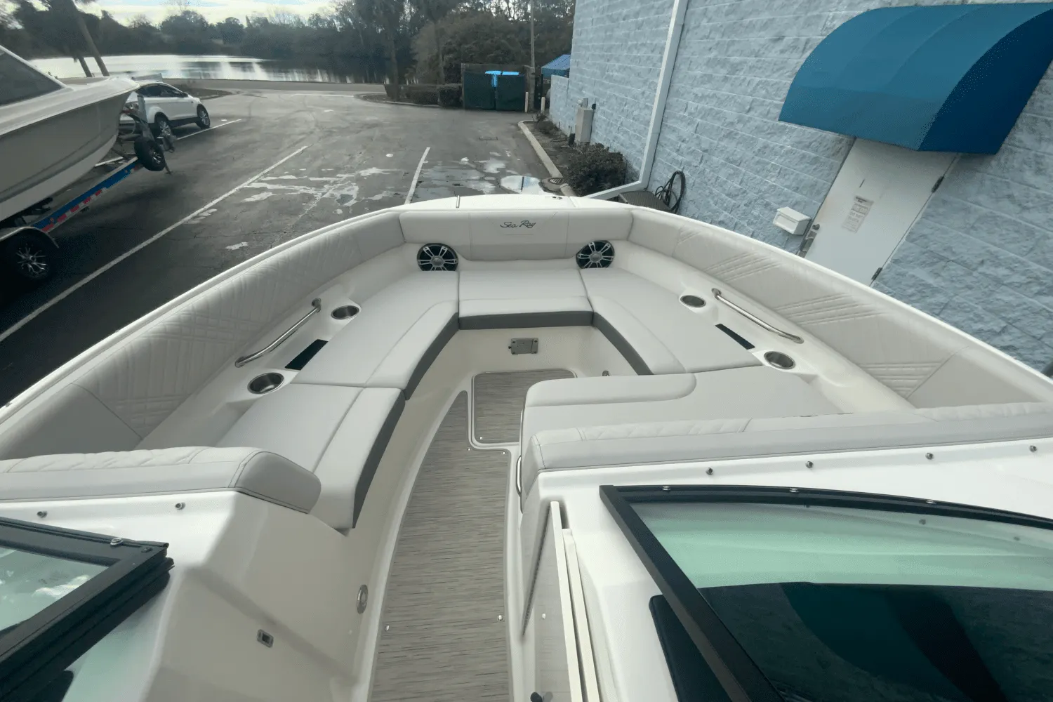 2025 Sea Ray SDX 250 Outboard Image Thumbnail #3