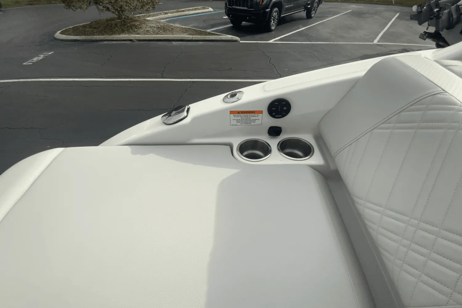 2025 Sea Ray SDX 250 Outboard Image Thumbnail #20