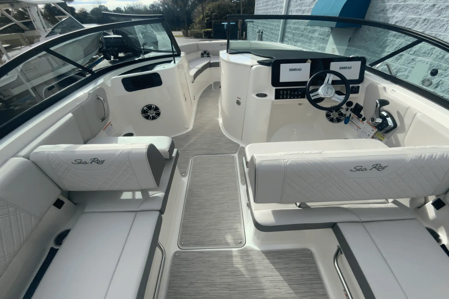 2025 Sea Ray SDX 250 Outboard Image Thumbnail #10