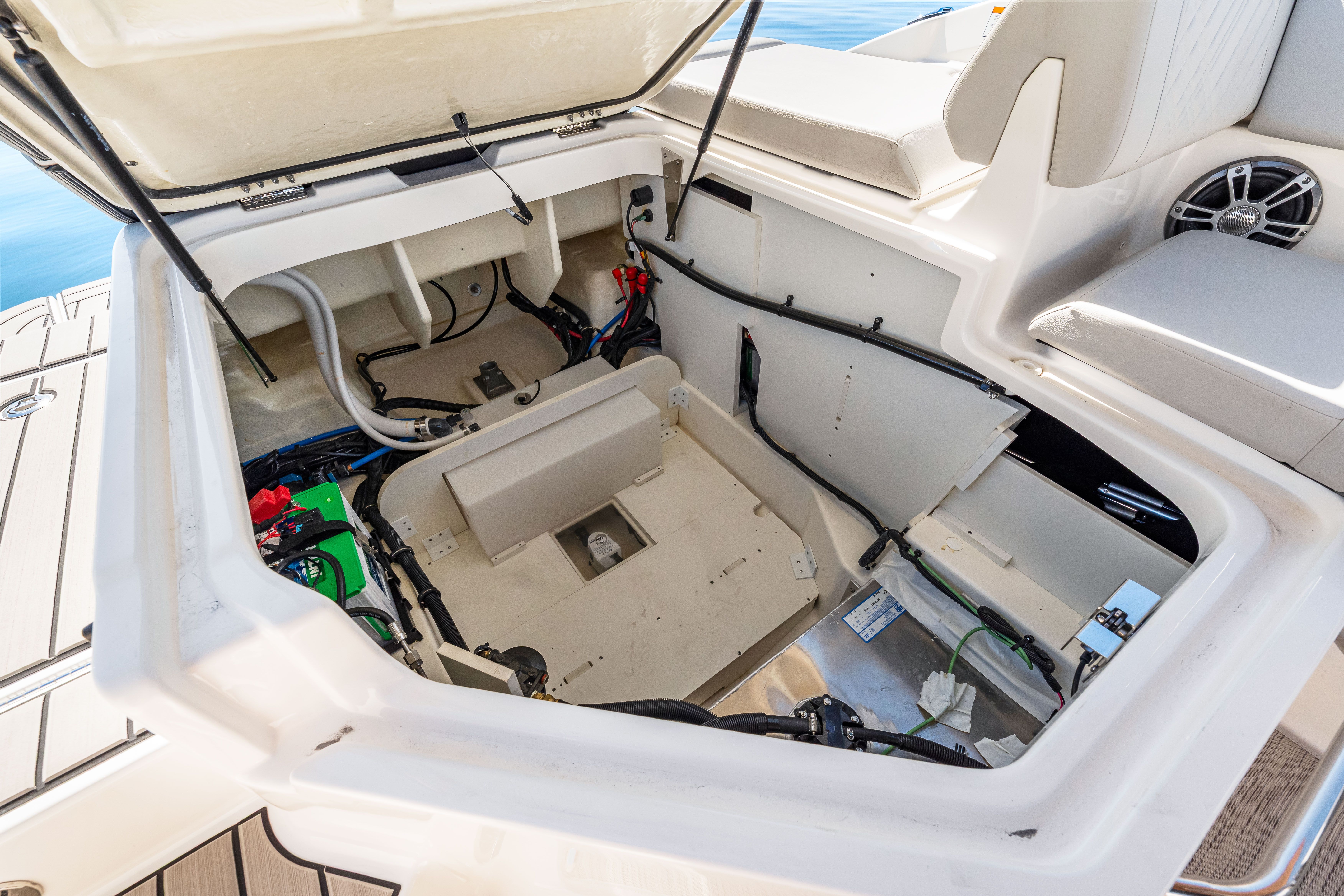 2025 Sea Ray SDX 250 Outboard Image Thumbnail #37