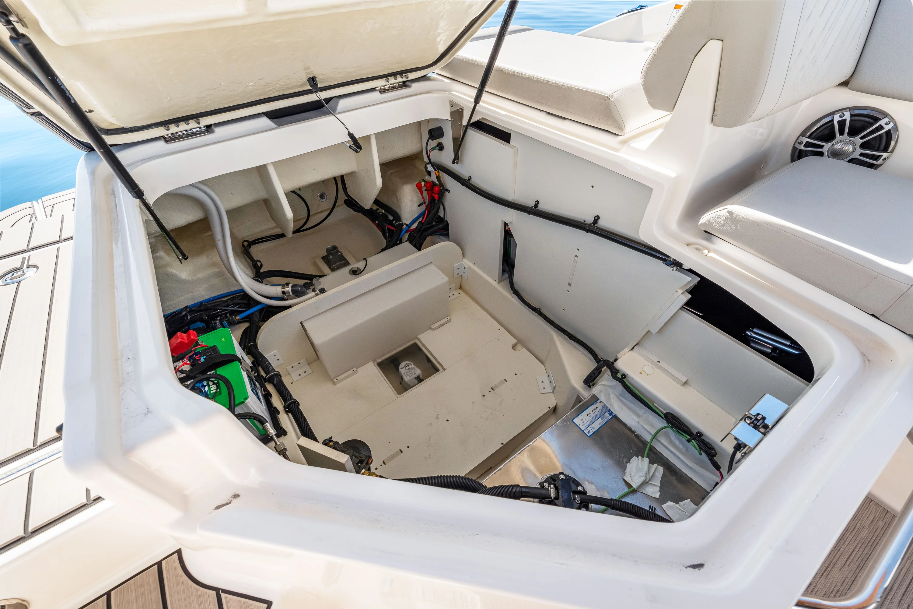 2025 Sea Ray SDX 250 Outboard Image Thumbnail #37