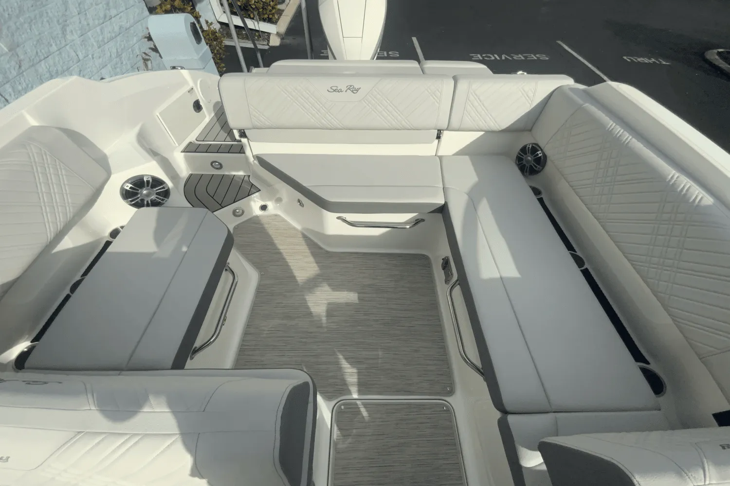 2025 Sea Ray SDX 250 Outboard Image Thumbnail #15