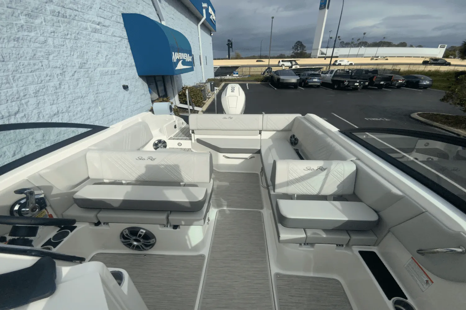2025 Sea Ray SDX 250 Outboard Image Thumbnail #13