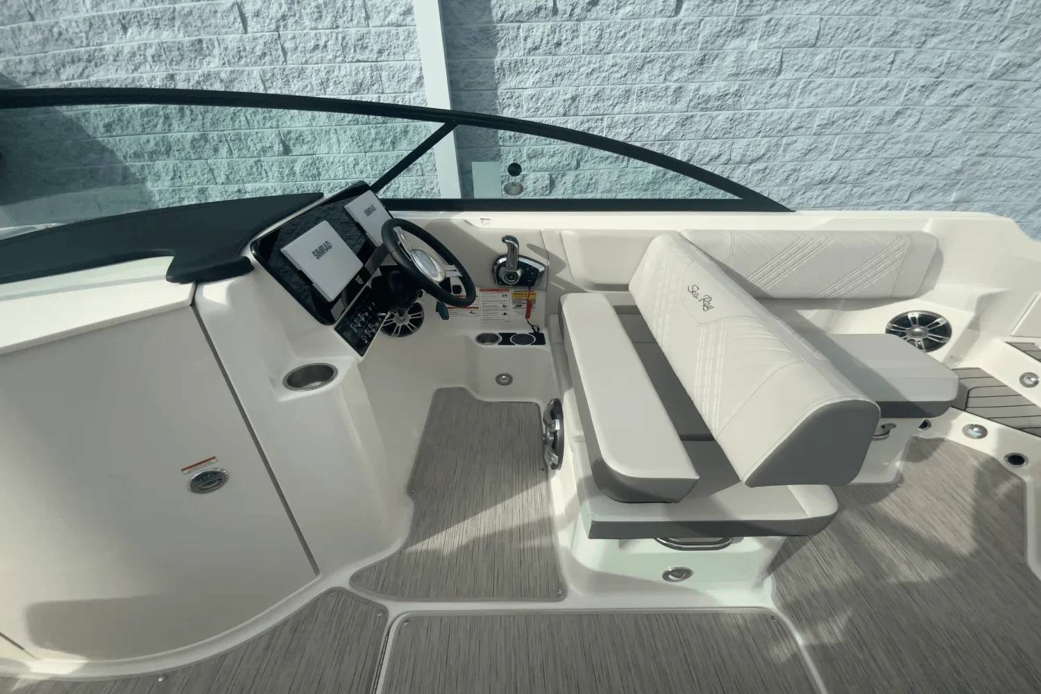2025 Sea Ray SDX 250 Outboard Image Thumbnail #12