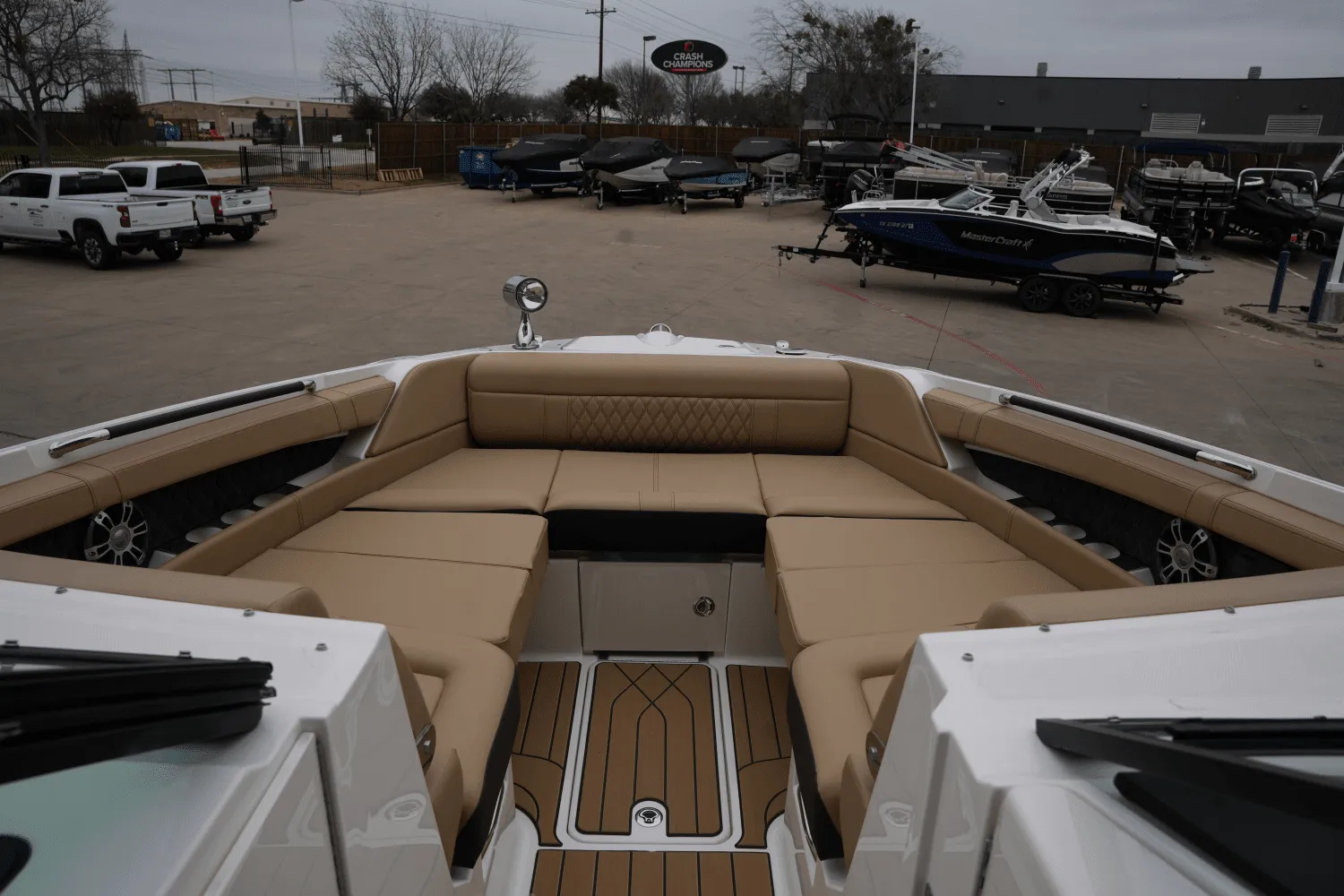 2025 Sea Ray SLX 350 Image Thumbnail #12