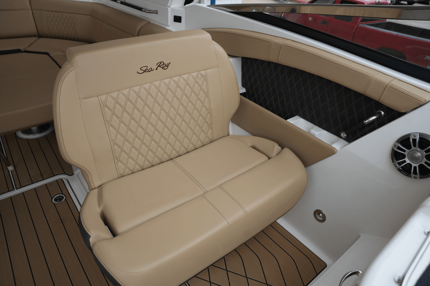 2025 Sea Ray SLX 350 Image Thumbnail #33