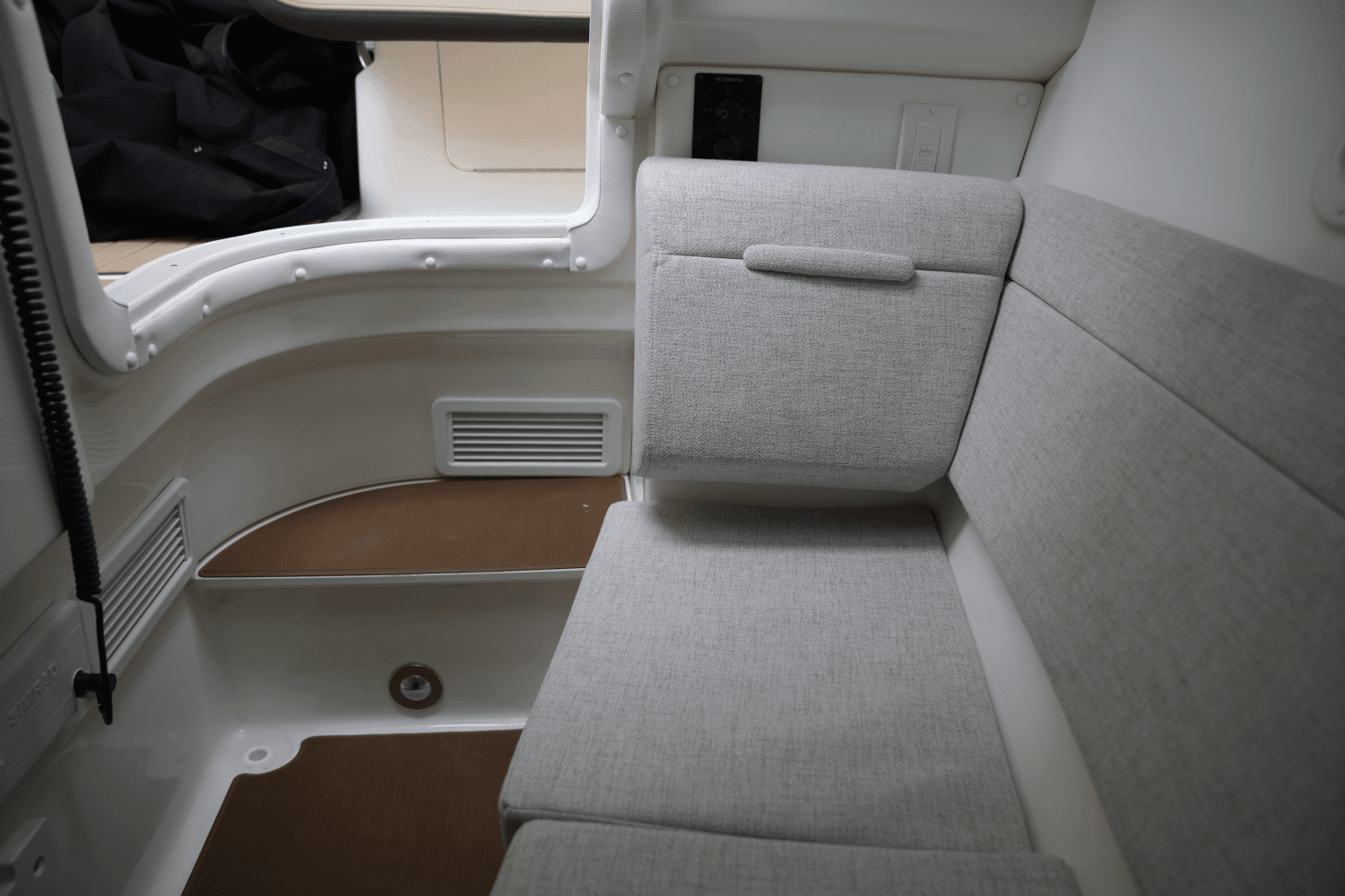 2025 Sea Ray SLX 350 Image Thumbnail #27