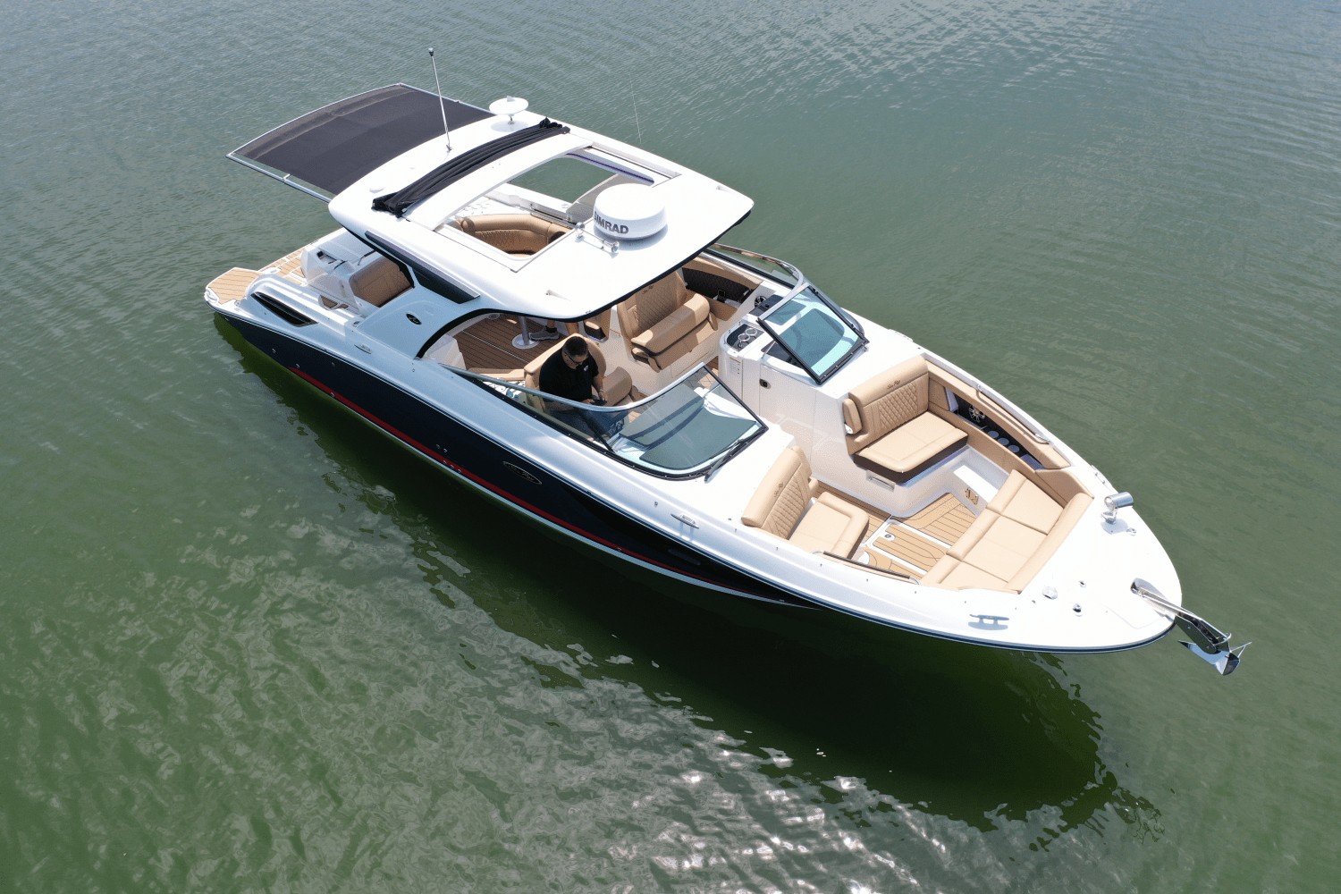 2025 Sea Ray SLX 350 Image Thumbnail #4