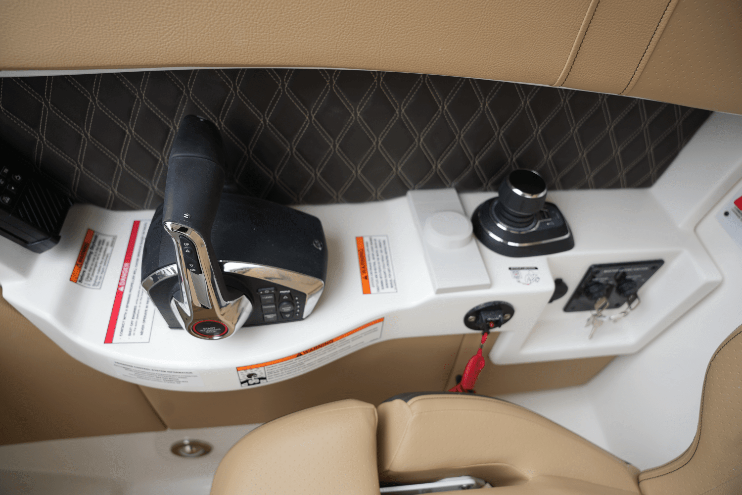 2025 Sea Ray SLX 350 Image Thumbnail #32