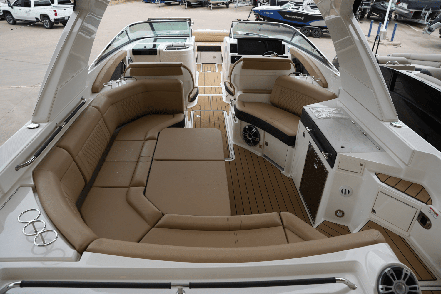 2025 Sea Ray SLX 350 Image Thumbnail #46